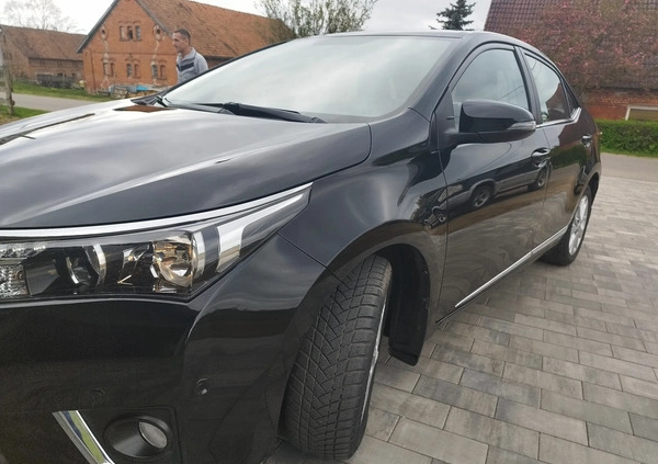 Toyota Corolla cena 46900 przebieg: 190000, rok produkcji 2014 z Morąg małe 121